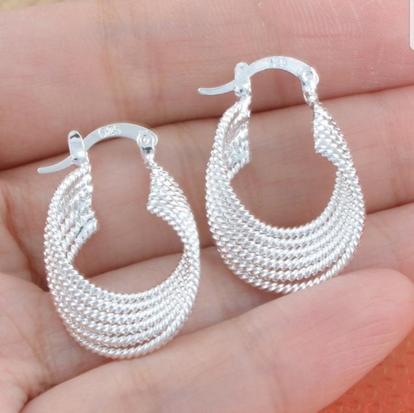 925 Silver Earrings NWOT - Picture 2 of 3